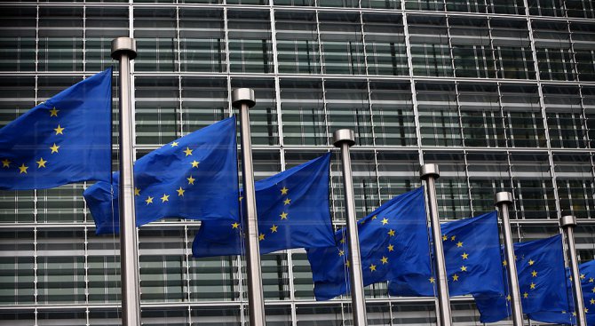 ЕК: Неуместно е държави да подкрепят напускането на ЕС