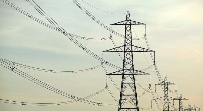 ЕВН и Енерго-Про посикаха поскъпване на тока с над 2%, ЧЕЗ не оповести предложението си