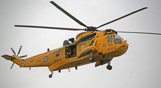 Хеликоптер падна между Великобритания и Ирландия. 5-ма изчезнали