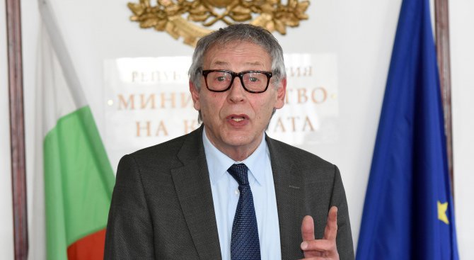 Министър Рашко Младенов е в Словакия