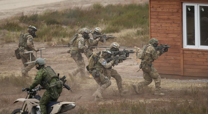 Британски и румънски военни подсилиха източния фланг на НАТО в Полша (видео)