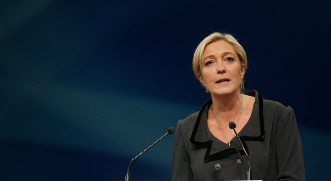 ЕП ще изслушва Льо Пен преди балотажа на френския президентски вот?
