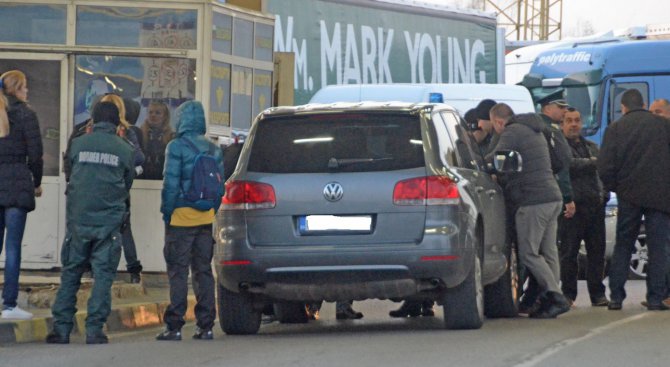 6 км е опашката от товарни автомобили на изход на „Капитан Андреево”