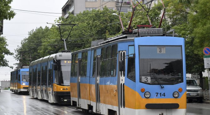 Вижте кой градски транспорт ще работи с удължено време на Великден в София