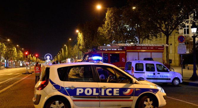 Мъж, въоръжен с нож, е задържан на Северната гара в Париж