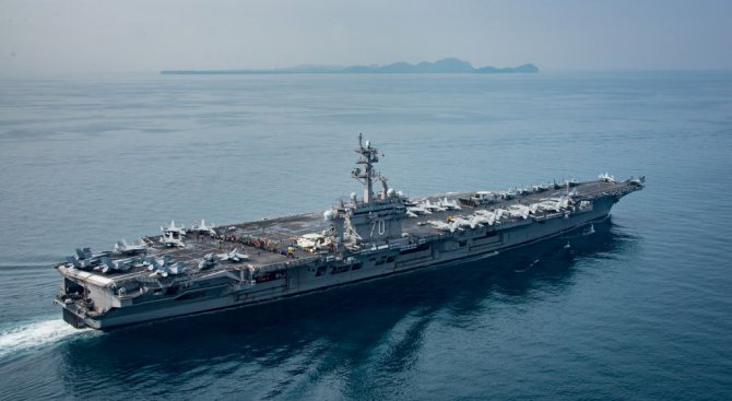 Подводница на САЩ пристигна в Южна Корея. Пхенян стреля (видео)