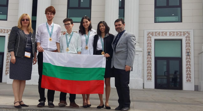Български ученици с четири медала от  Менделеевата олимпиада в Казахстан