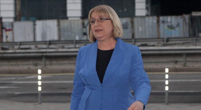 Цецка Цачева пое официално ВСС