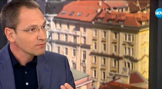 Член на ВСС: Цацаров е зависим, а това срива авторитета ни (видео)