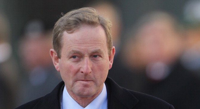 Ирландският премиер подаде оставка като лидер на партията си