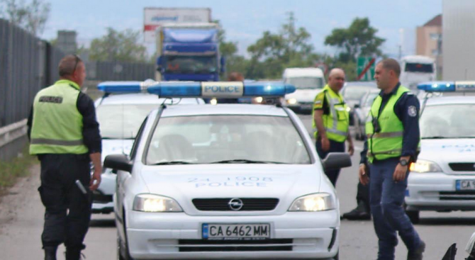 Катастрофа между два ТИР-а затруднява движението в района на пътя Русе-Бяла (обновена)