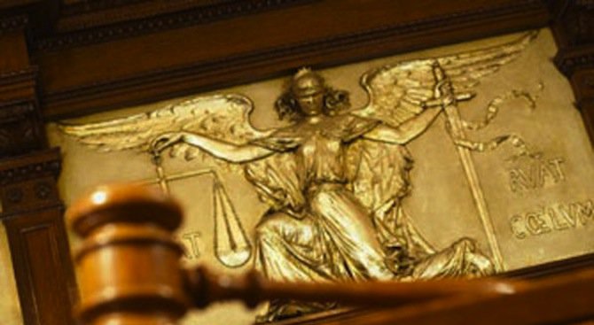 Предадоха на съд мъж, използвал фалшиво свидетелство за управление на МПС в Полша