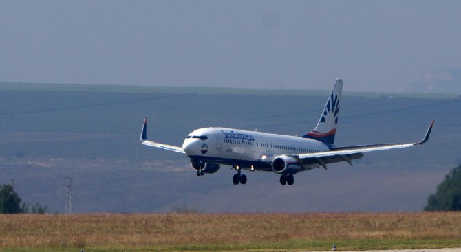 Летищата в Бургас и Варна ще са с повече полиция това лято