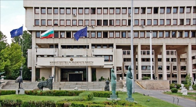 МВнР: Няма данни за пострадали български граждани в Иран