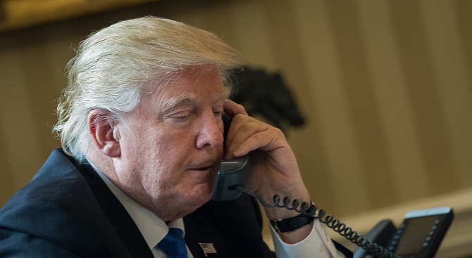 Тръмп разговаря по телефона със саудитския крал