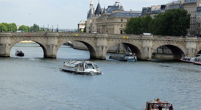 35-годишен мъж скочи от моста &quot;Пон Ньоф&quot; в Париж и загина