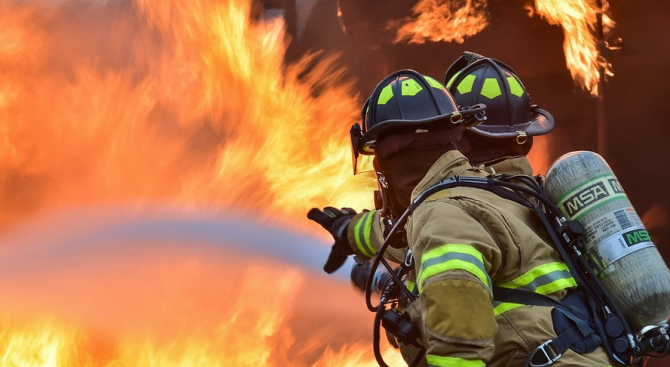 Пожарникари гасиха пожар в местността Паничище
