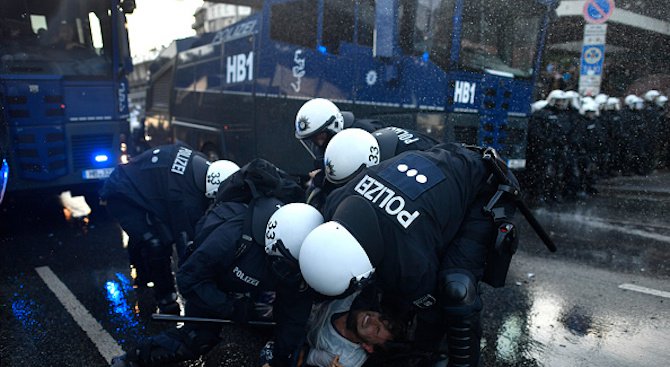 290 са задържаните в Хамбург, 213 полицаи са ранени