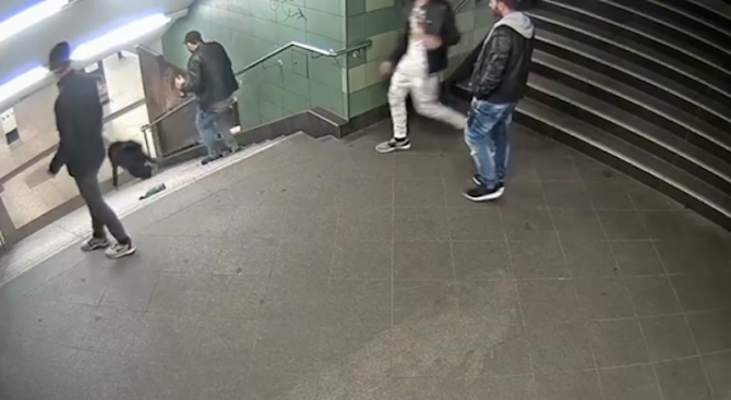 Българинът, ритнал жена в гръб в берлинското метро, ще лежи близо 3 г. в затвора