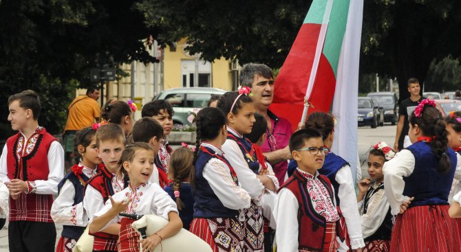 Започна Международен детски танцов фестивал в Силистра (снимки)