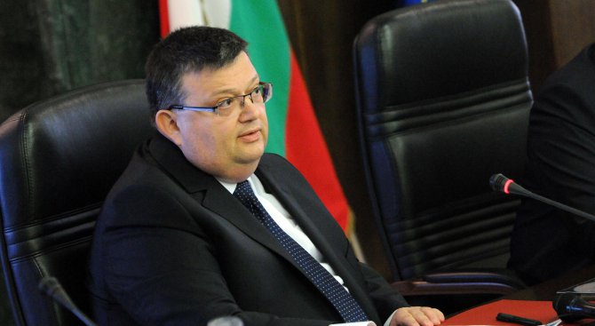 Сотир Цацаров: До 20 юли обвинителният акт за КТБ ще бъде внесен