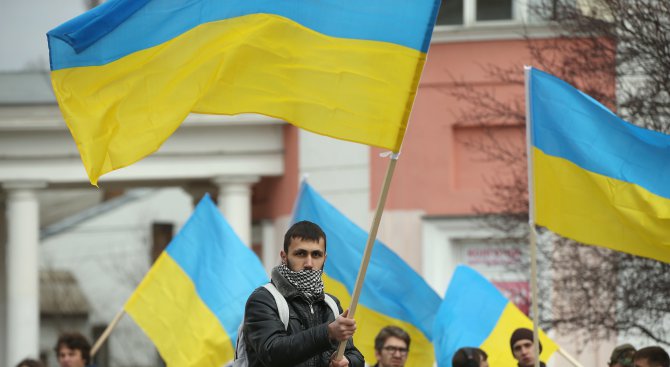 Украинците пътуват без визи от днес в ЕС