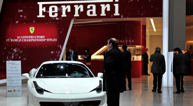 Ако работиш във Ferrari, няма как да си купиш Ferrari