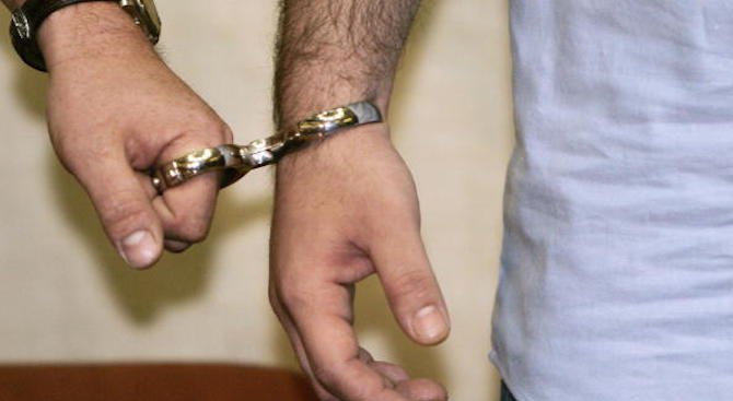 Затвор заплашва следовател от Несебър, притискал двама полицаи
