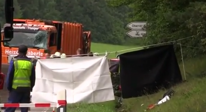 Боклукчийски камион уби семейство (снимка+видео)