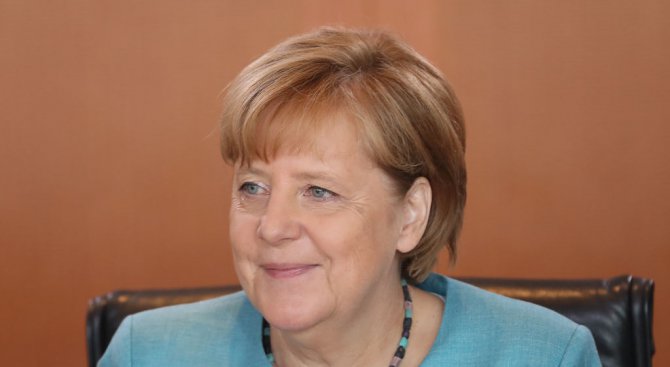 Меркел обеща финансиране за борбата с трафика на хора през Средиземно море