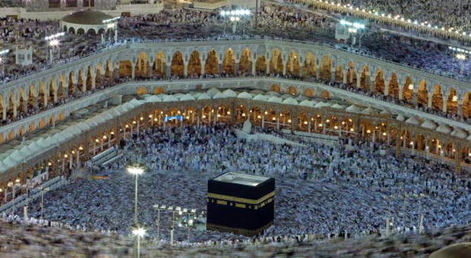Годишното поклонение на мюсюлмани в Мека взе жертви