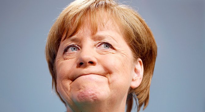 Освиркаха Ангела Меркел на митинг (видео)