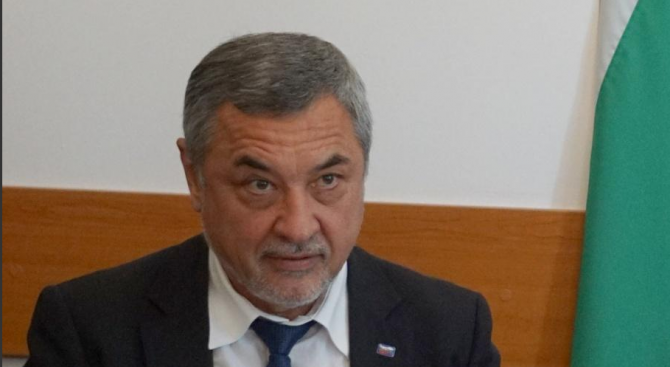 Валери Симеонов откри новата приемна на МВР в циганската махала на Асеновград