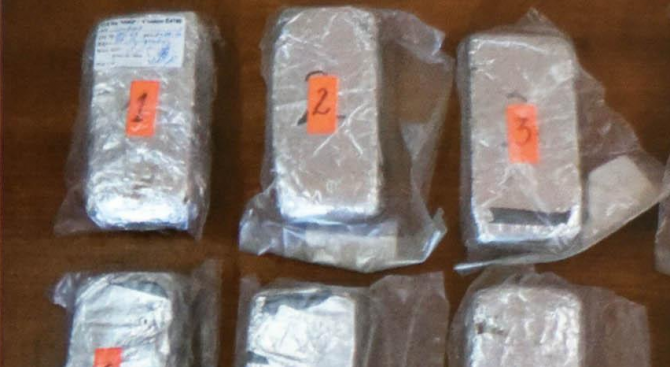 Жена опита да пренесе 3 кг кокаин от Бразилия през Аерогара София