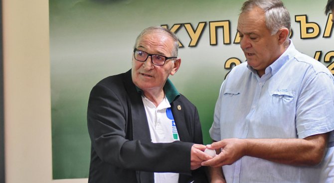 Патрулка закара Димитър Пенев за участие в ТВ предаване