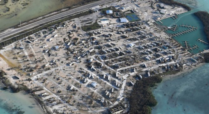 Ураганът Ирма е убил най-малко 77 човека, 36 от които в САЩ