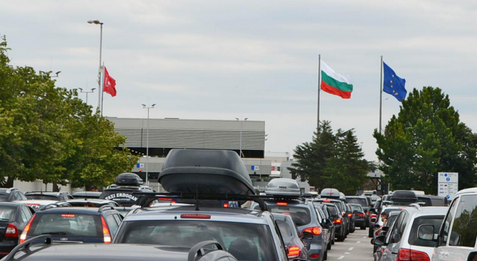 На ГКПП &quot;Капитан Андреево&quot; има колона от изчакващи товарни коли