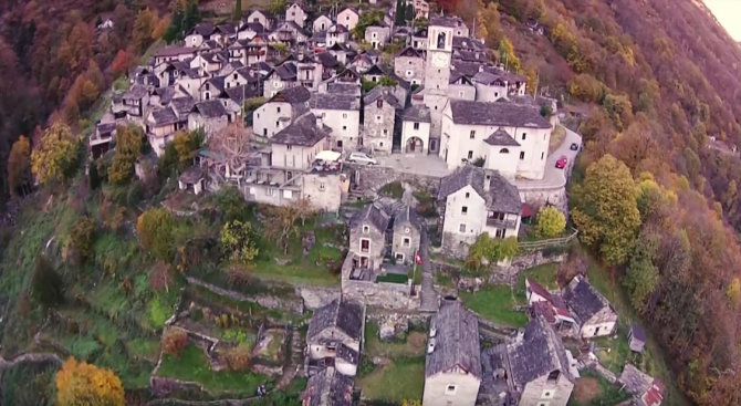 Най-малкото село в Швейцария става хотел