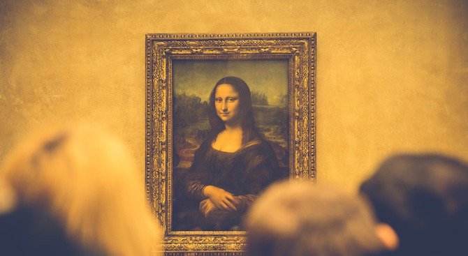 Жена се съблече пред Мона Лиза (снимка 18+)