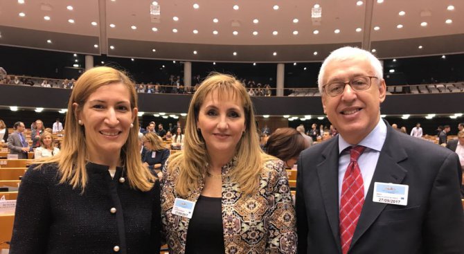 Министър Ангелкова говори в Европейския парламент за бъдещето на туризма