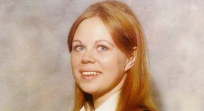 Мистерия с жена, убита от клоун, се разплете след 27 години разследване