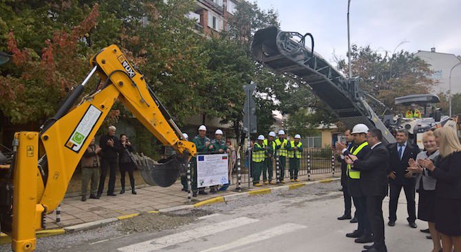 Повече от 20 милиона лева са инвестициите в пътища в община Враца (снимки)