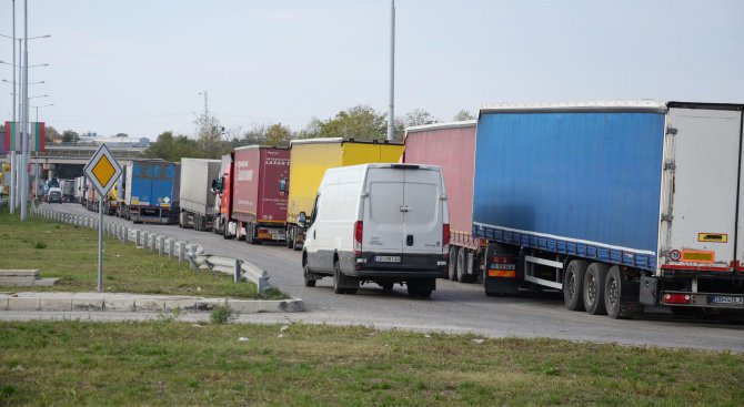 7 км колона от товарни автомобили на ГКПП &quot;Капитан Андреево&quot; на изход от страната