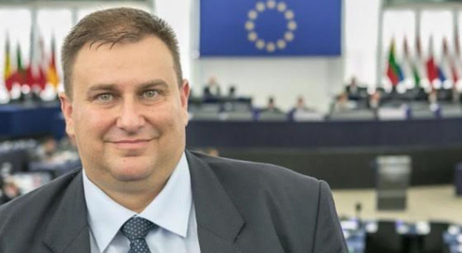 Емил Радев призова за повече европейски средства за пътищата в България