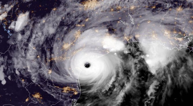 Флорида, Алабама и Луизиана обявиха извънредно положение заради наближаваща буря
