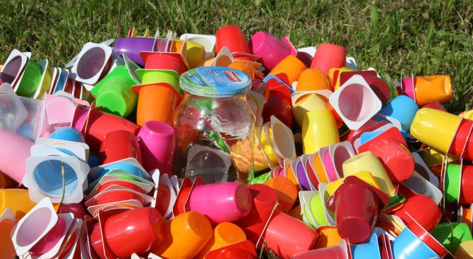 Настояват купчина пластмасови отпадъци да бъде обявена за държава