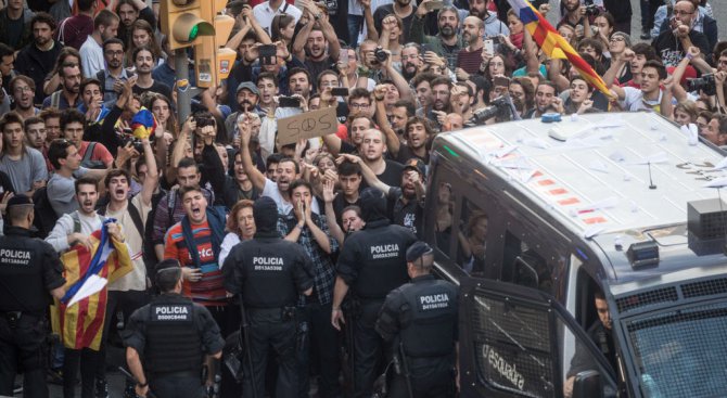 Пътни блокади и демонстрации в Каталуния (видео)