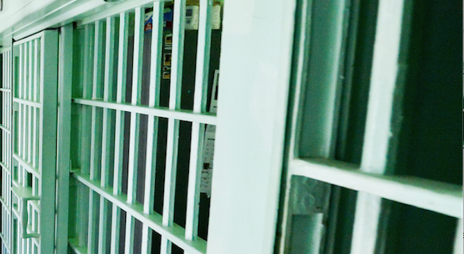 29 г. затвор за жената, удушила старица в Дълбок извор заради пари за цигари