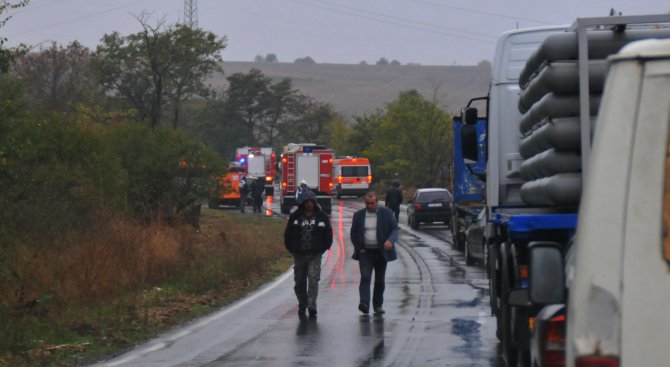 Борисов се разбра с Горанов и Дончев - дават 1 млн. лв. за Бургас и Камено заради наводненията