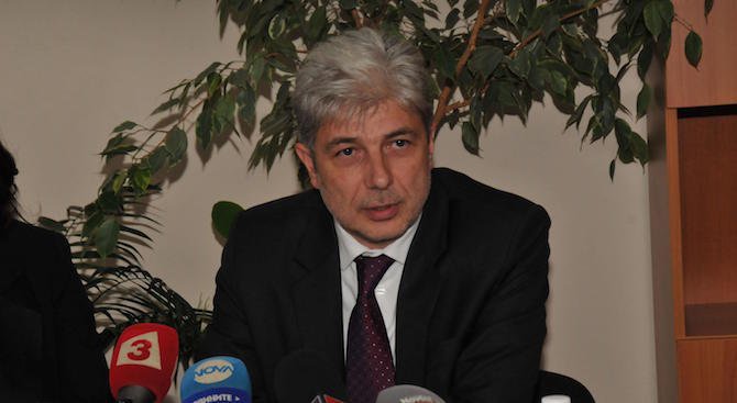 Министър Димов се срещна с кмета на Каварна по казуса Калиакра